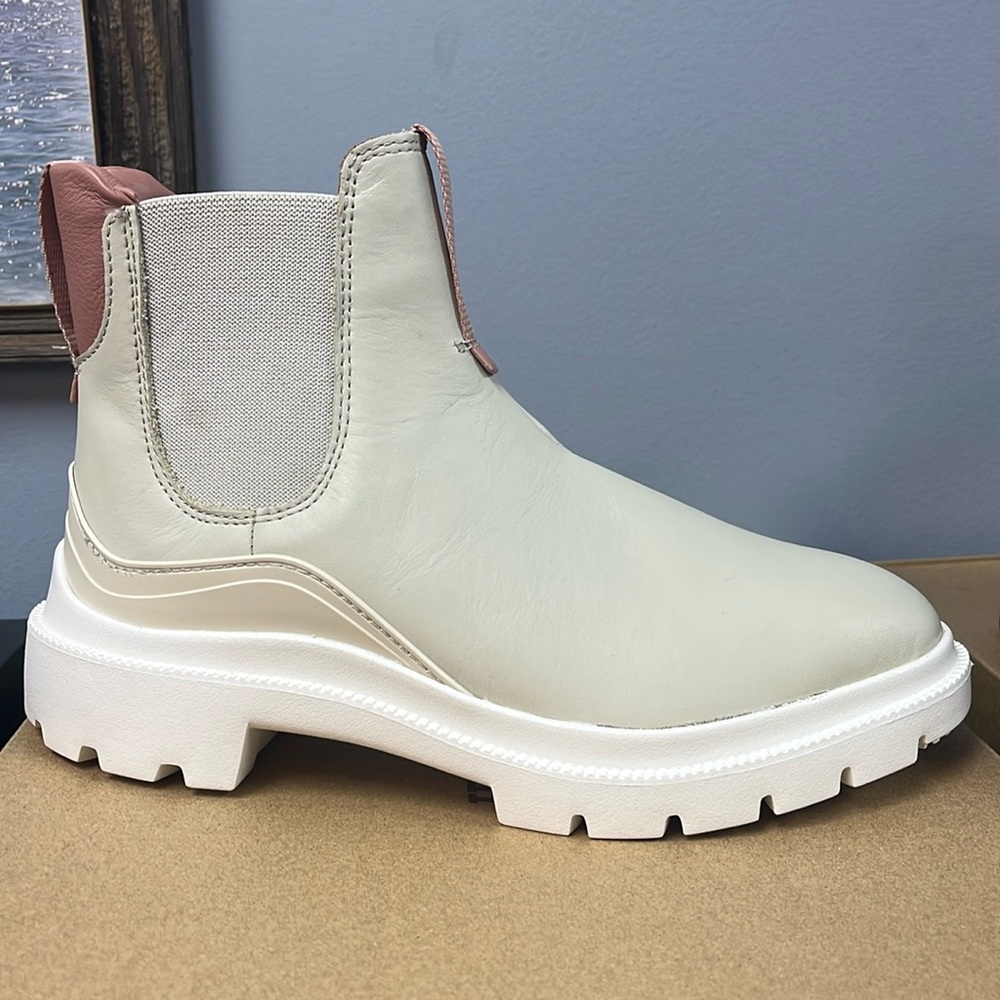 BRAND NEW waterproof boots